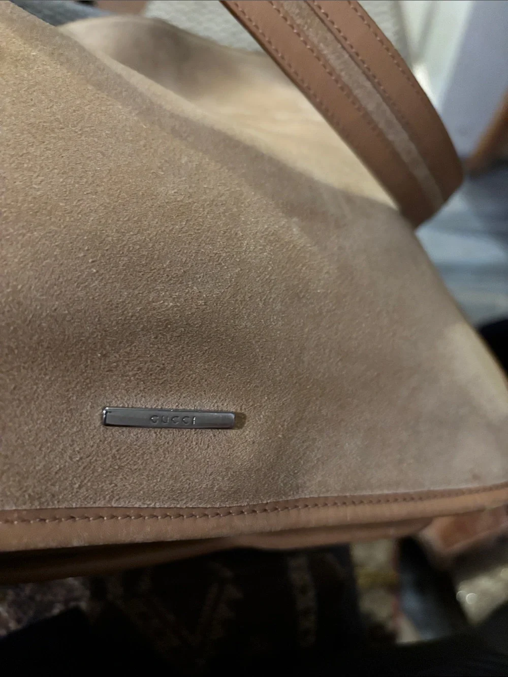 Gucci Tan Suede Shoulder Bag with Leather Trim - Vintage authentic - Picture 3 of 16